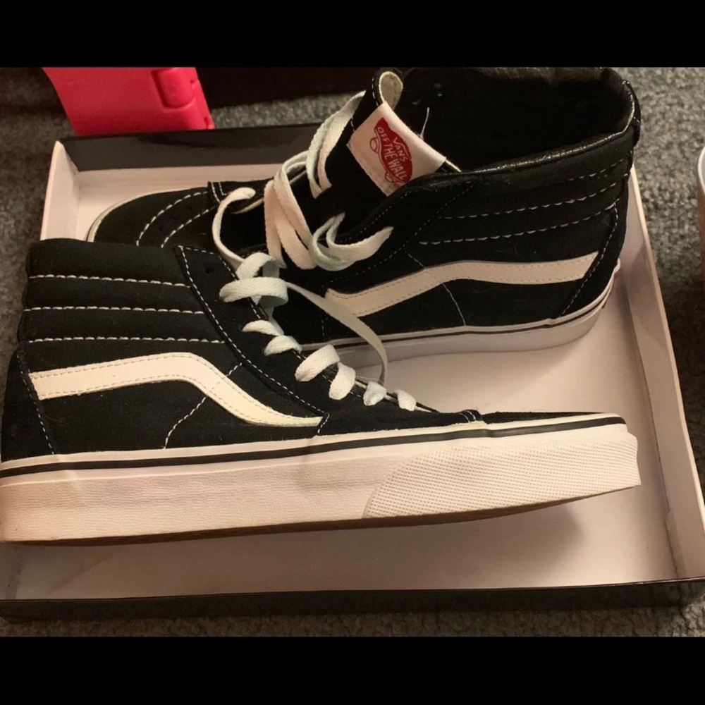 Vans size 5.5 women’s 4 men